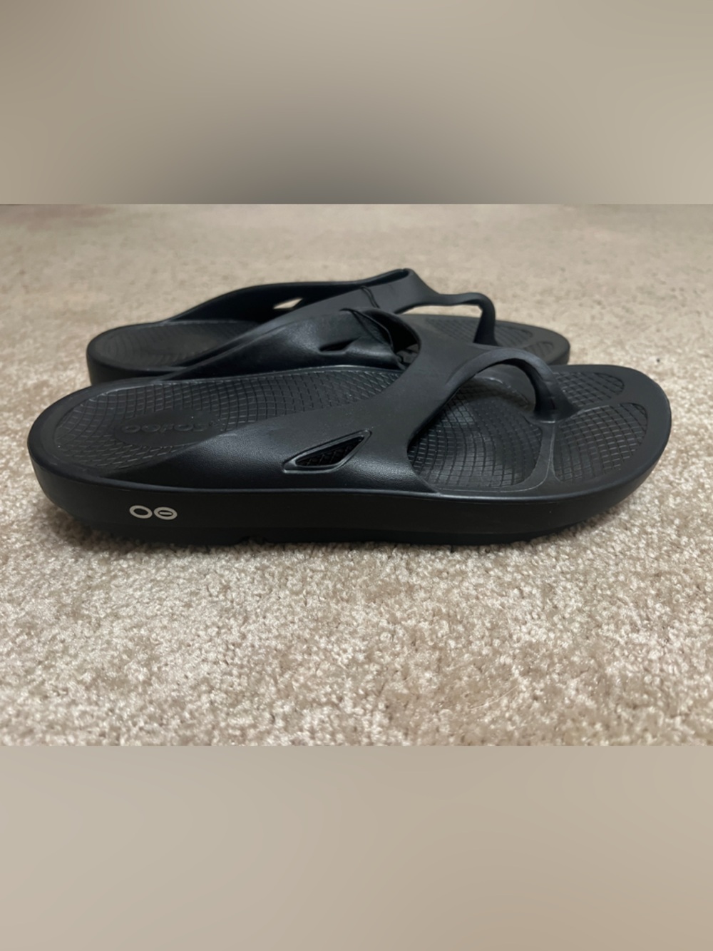OOFOS Black Men's Recovery Flip Flops